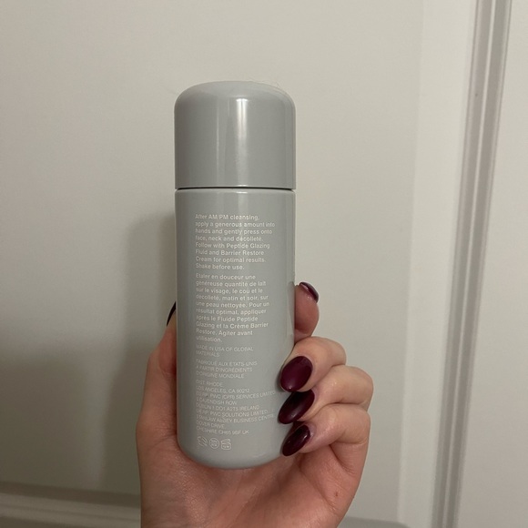 Hailey Bieber’s Rhode Glazing Milk - Picture 2 of 6